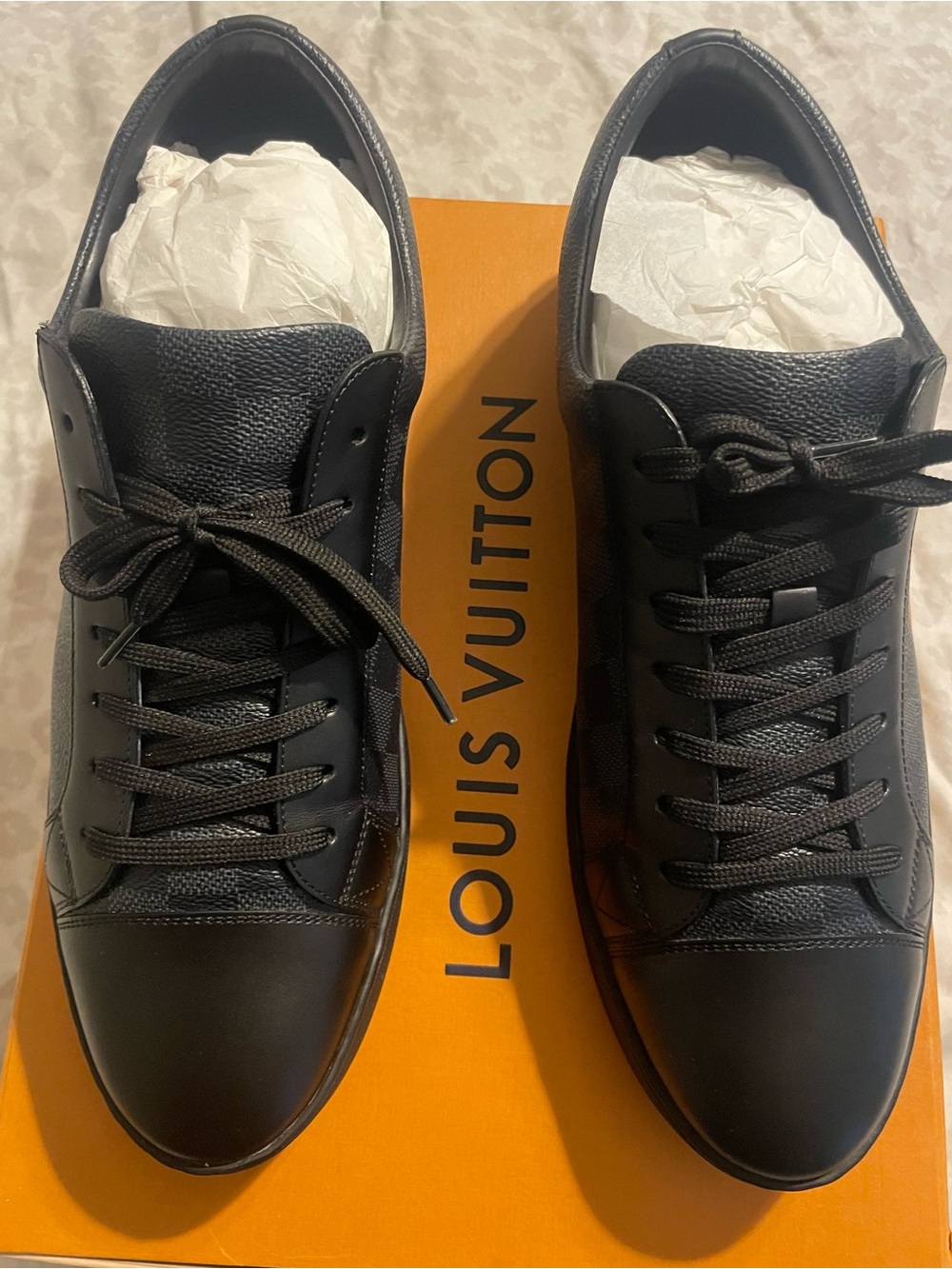 Louis Vuitton Orange Box with Black Logo with Black shoes - Picture 3 of 6